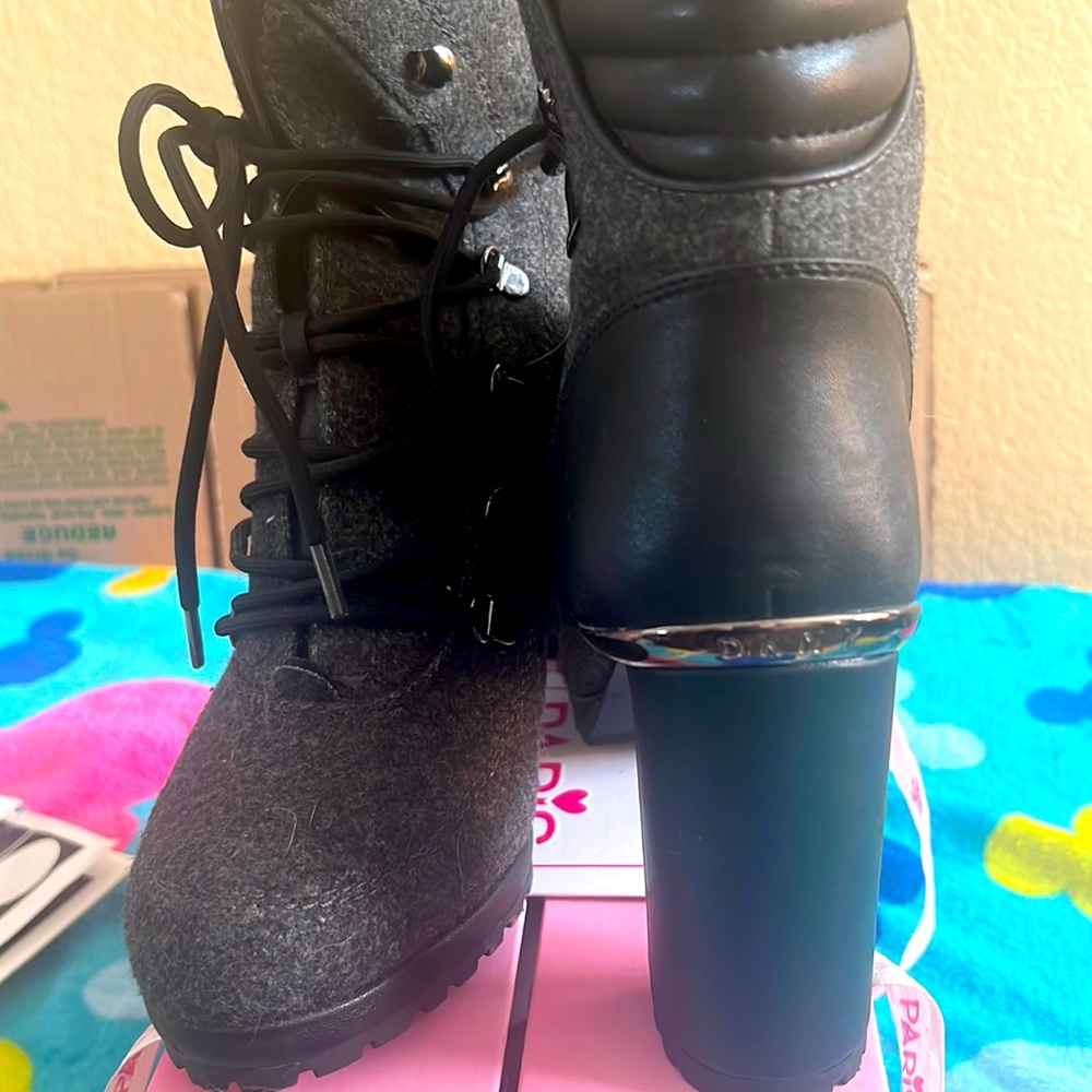DKNY boots
